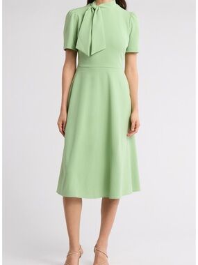 NEW MAGGY LONDON Short Sleeve Necktie Midi Dress Fair Green Size 10